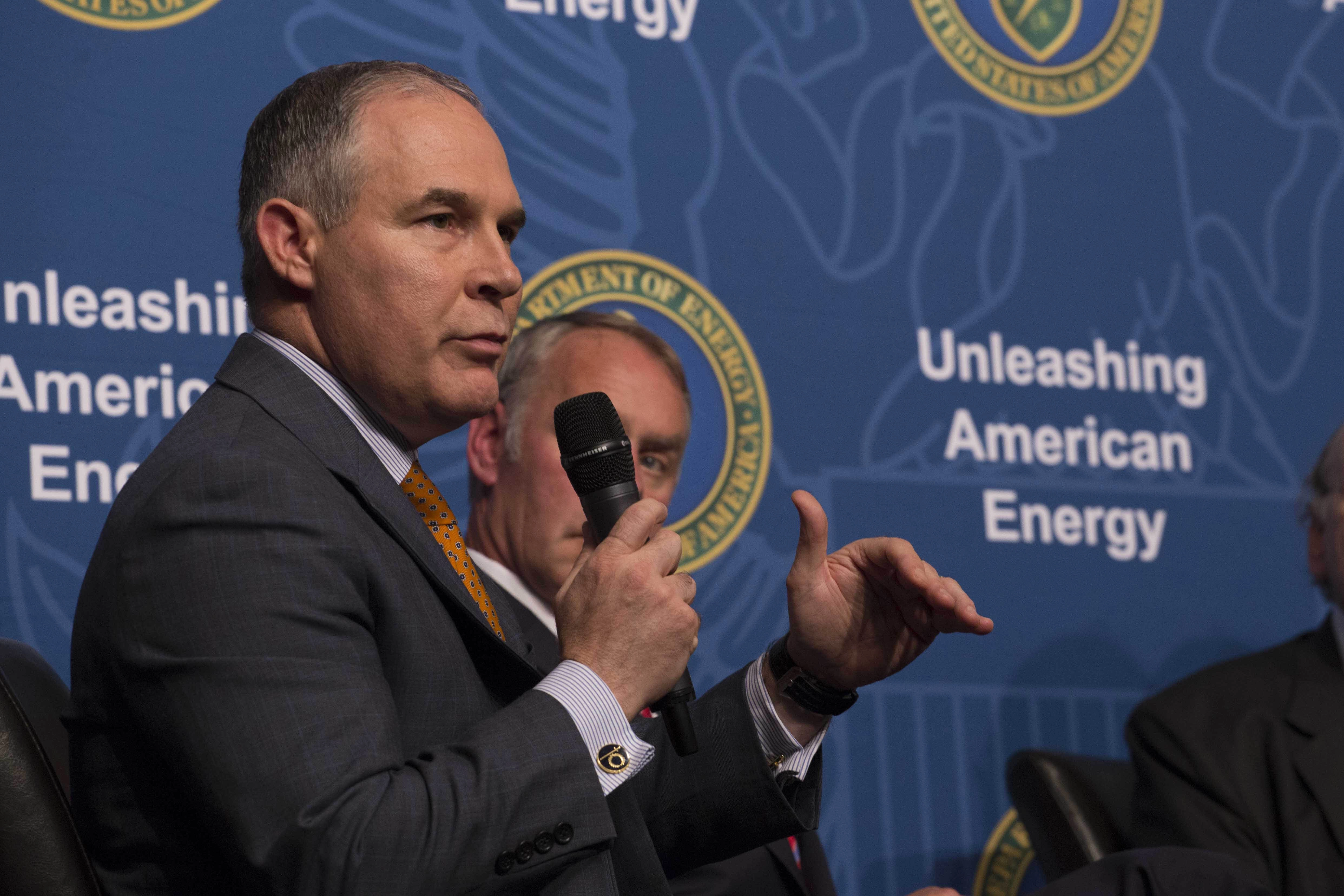 Usa: Trump & Pruitt, come ti ammazzo l’ambiente Trump - Pruitt - ambiente