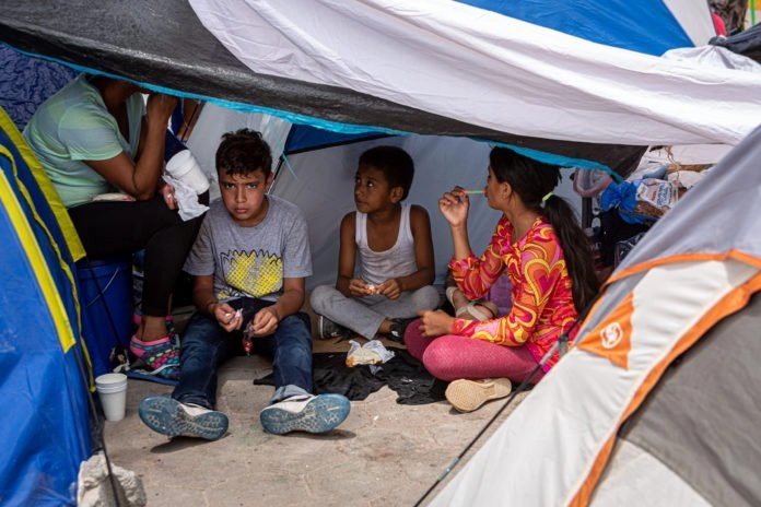 coronavirus - Usa - Trump - scorciatoia - migranti