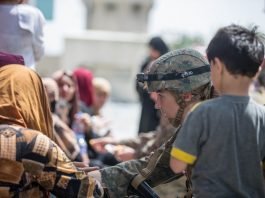 Afghanistan: da Kabul si fugge, nel Panshir si combatte, altrove si discute 210821 Afghanistan - Kabul - aeroporto