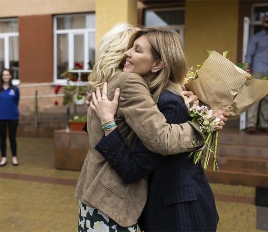 Ucraina: il G7 con gli Usa, le incognite del 9 Maggio, Draghi domani da Biden 220509 Ucraina - Jill Biden - Olena Zelensky