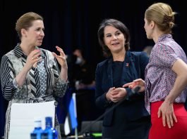 Ucraina: punto, di Vertice in Vertice, l’Occidente mostra i muscoli 220630 Ucraina - Nato - Vertice - Madrid - donne