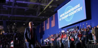 231217 Usa 2024 323 - Trump - NH - migranti