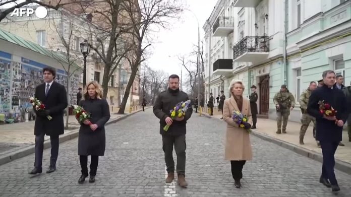 G7 a Kiev 240225 G7 a Kiev - L'omaggio dei leader ai caduti (Fonte: ANSA)