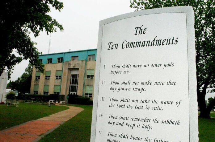 TEN COMMANDMENTS 240620 - Usa 2024 137 - Louisiana - dieci comandamenti