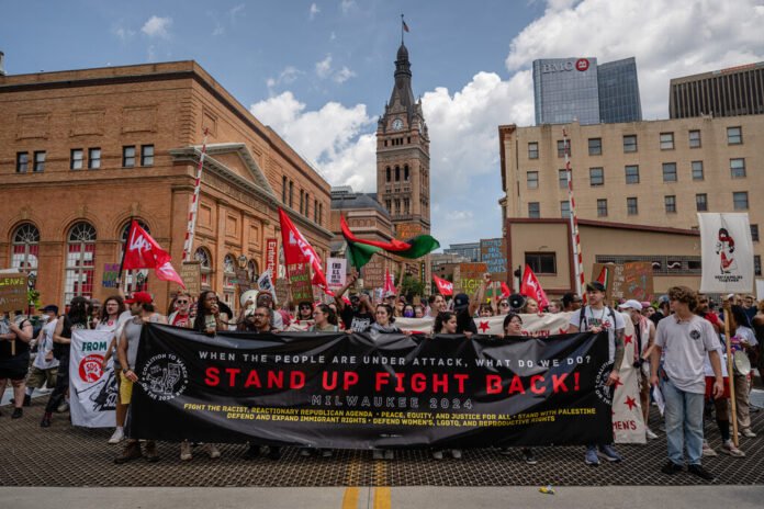 Proteste 240717 - Usa 2024 110 - convention - Milwaukee