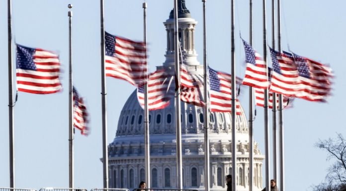 Usa 2024: + 65, oggi condanna Trump; ieri funerali Carter; polemiche 250110 - Usa 2024 + 65 - Carter - funerali - bandiere a mezz'asta