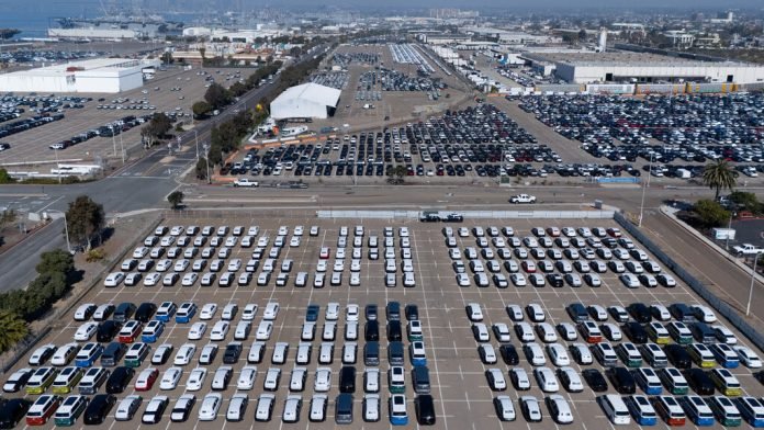 Dazi auto Mike Blake Reuters 250306 - Trump 2 - dazi