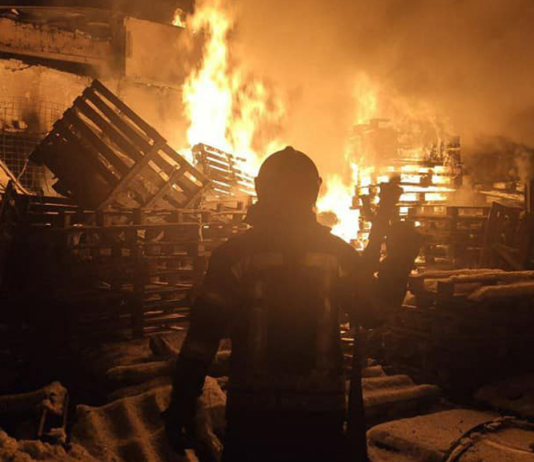 Trump 2: Ucraina, alti e bassi con Putin; ministri in rivolta contro Musk 250308 - Trump 2 - Ucraina - bombardamenti