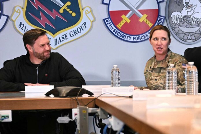 Vance Groenlandia 250412 - Trump 2 - Groenlandia - Vance - Meyers