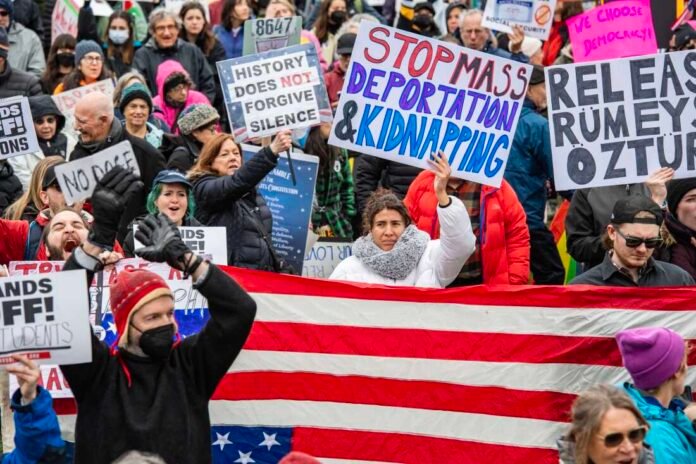 US-POLITICS-DEMONSTRATION-GOVERNMENT 250406 - Trump 2 - proteste - #handsoff