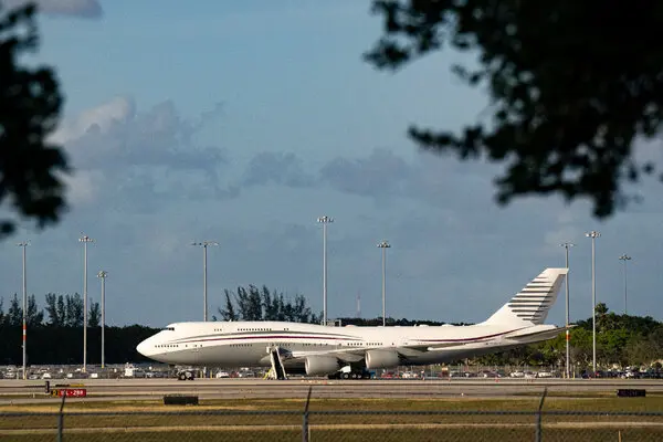 Aereo Qatar Al Drago NYT 250512 - Trump 2 - AirForceOne - Qatar