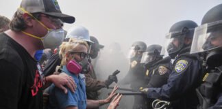 Trump 2: dopo la National Guard, i marines a Los Angeles, scontro di alza di tono 250610 - Trump 2 - Los Angeles - proteste