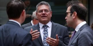 Dazi: Ue vuole continuare a negoziare con Usa, ma appronta contro-misure 250715 - dazi - Ue - Usa - Sefcovic