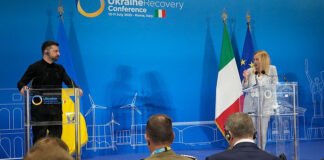 Ucraina: Roma progetta ricostruzione, Putin bombarda, Trump arma Kiev (con soldi Nato?) 250712 - Ucraina - Zelensky - Meloni - conferenza stampa
