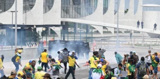 Trump 2: dazi, Trump colpisce Brasile pro-Bolsonaro. Ucraina, Usa danno armi, Russia sgancia bombe 250710 - Trump 2 - dazi - Brasile - sommossa 07/01/2022