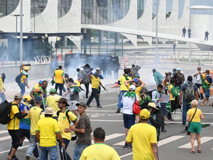 250710 - Trump 2 - dazi - Brasile - sommossa 07/01/2022