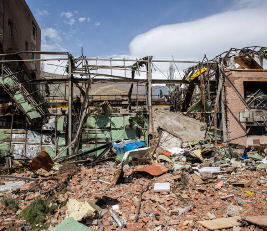 Iran: guerra, si negozia per cessate-il-fuoco, scadenza ultimatum estesa, Papa vs Trump 260406 - Iran- guerra rovine