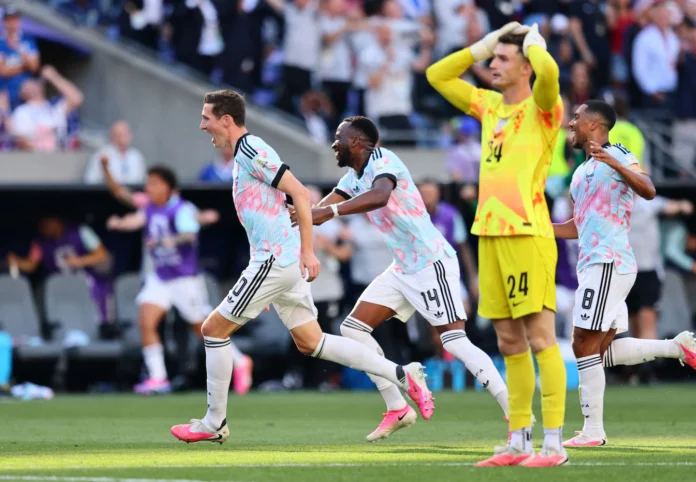 Keeper Matt Freese stands in disbelief after Belgium's third goal 260707 - Usa - Mondiali