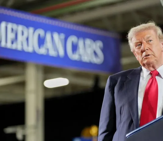 260728 Trump - midterm - Michigan