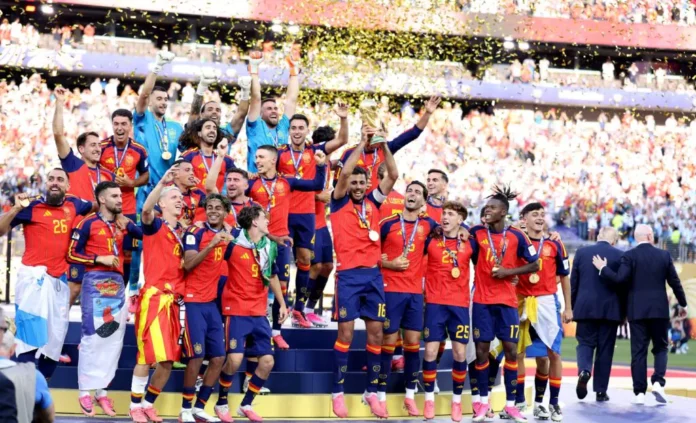 premiazione-spagna-coppa-del-mondo-1784501472054-1024x623 260720 Mondiali - Spagna - premiazione