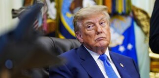 Iran: chiusa la finestra negoziale, Trump è nel pantano e minaccia l’Oman 260818 - Iran - Trump