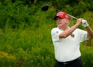 Iran: niente attacco, c’è accordo su Hormuz e nucleare, dice Trump; Teheran nega intesa 260803 Trump - golf - Iran