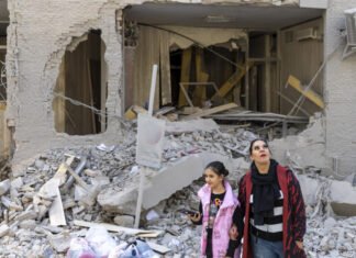 Iran: nuovo massiccio attacco israelo-americano imminente, media 260801 - Iran - bombe