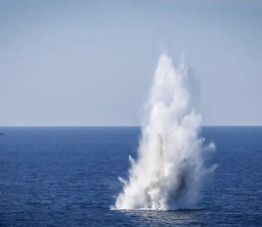 261015 guerre - mine - Stretto di Hormuz
