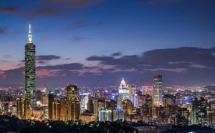 Taipei_Skyline_2015 260930 Cina - Usa - Taiwan - armi